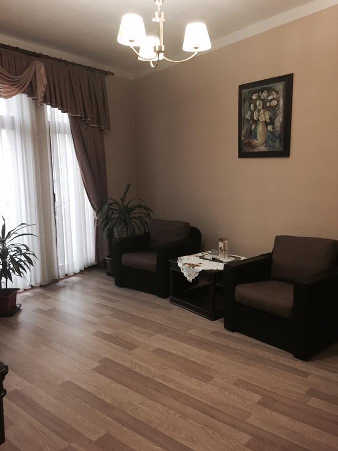 Atlant Hotel Uzhhorod Bagian luar foto
