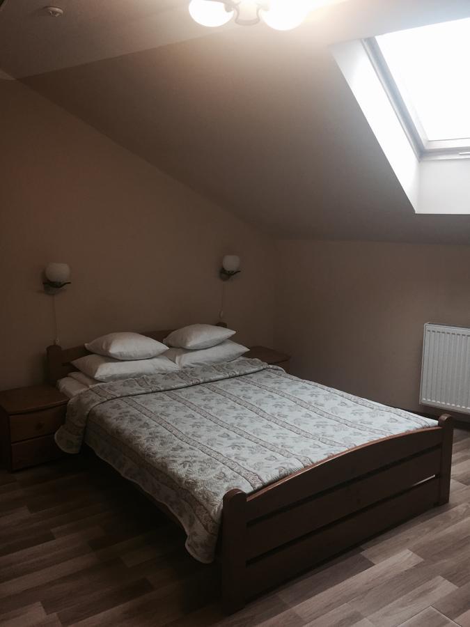 Atlant Hotel Uzhhorod Bagian luar foto