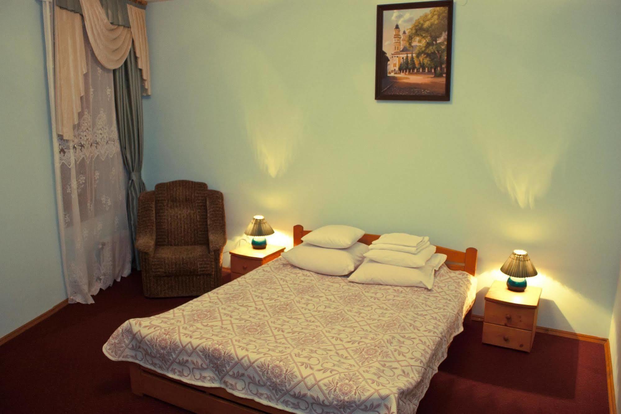 Atlant Hotel Uzhhorod Bagian luar foto