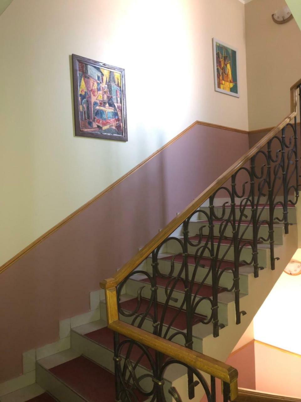 Atlant Hotel Uzhhorod Bagian luar foto
